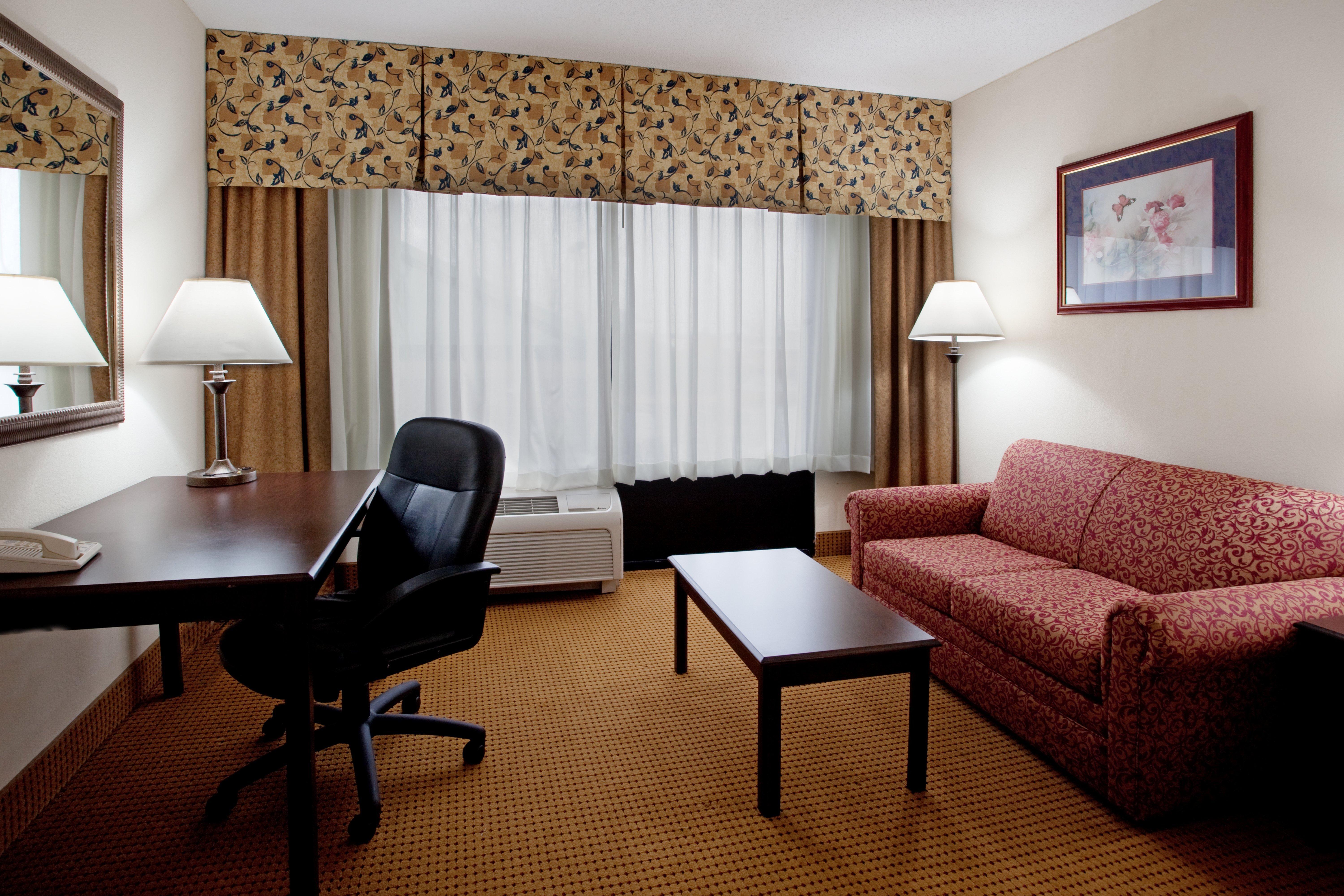 Lexington Inn And Suites Εξωτερικό φωτογραφία