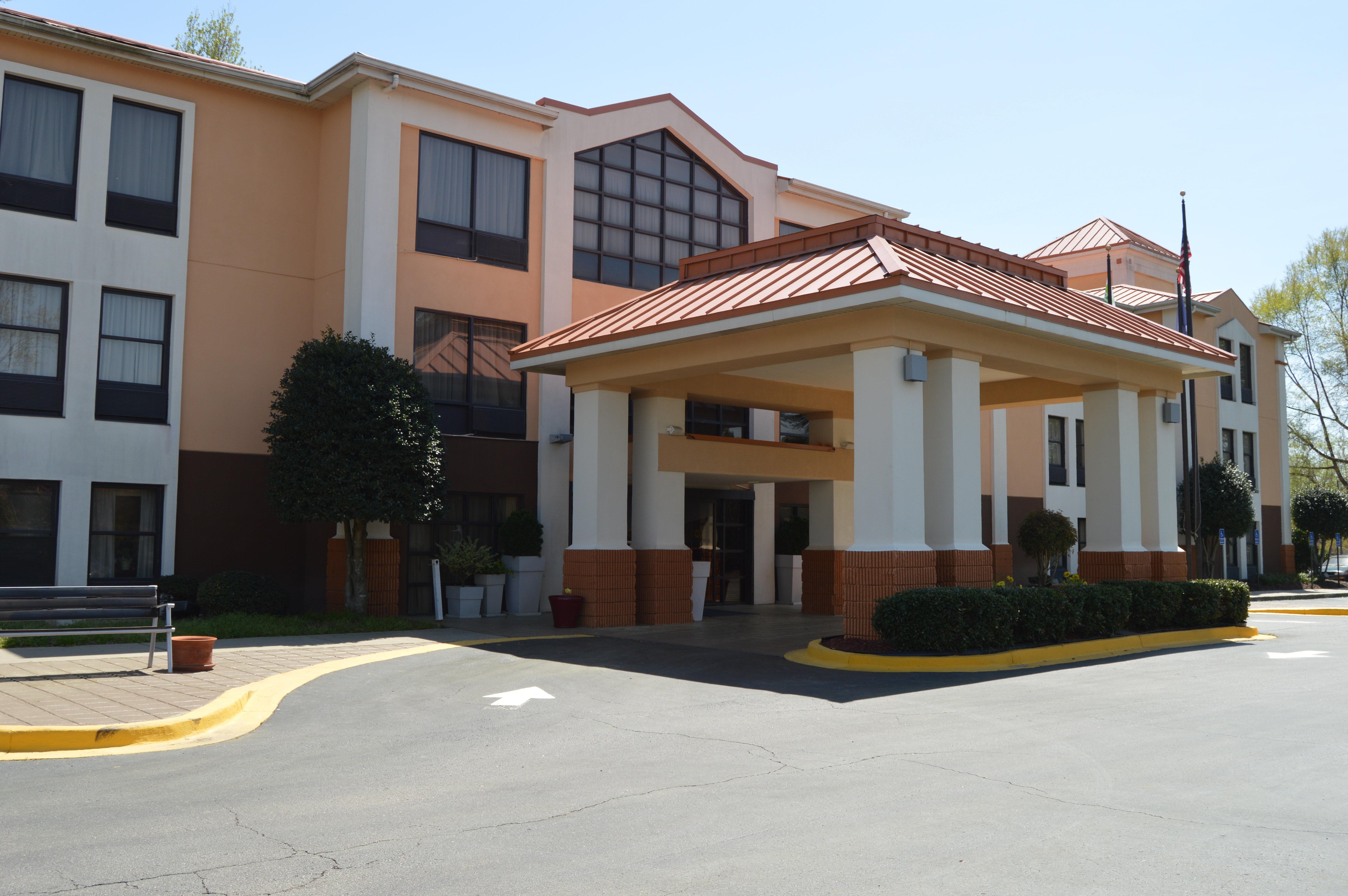 Lexington Inn And Suites Εξωτερικό φωτογραφία