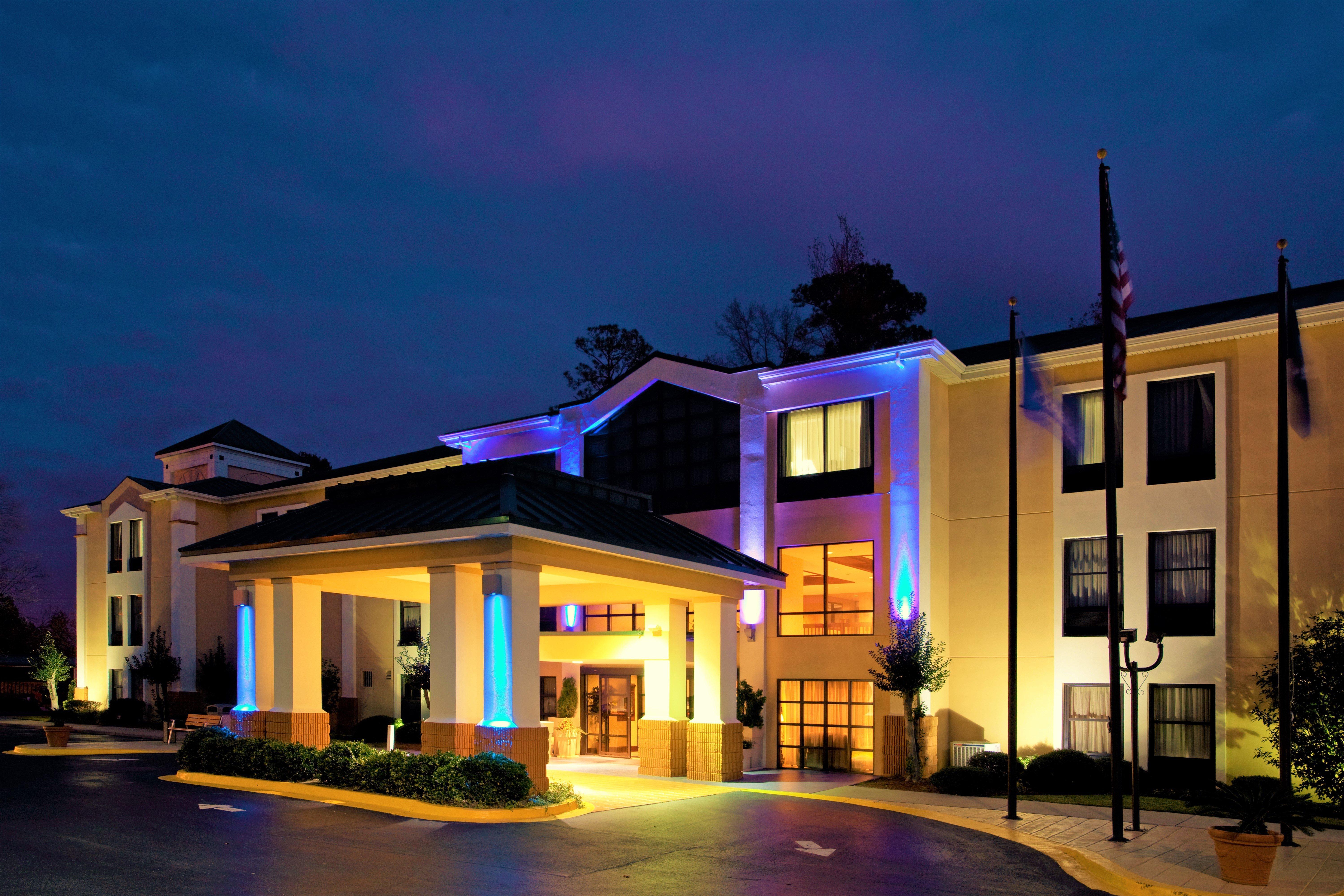 Lexington Inn And Suites Εξωτερικό φωτογραφία