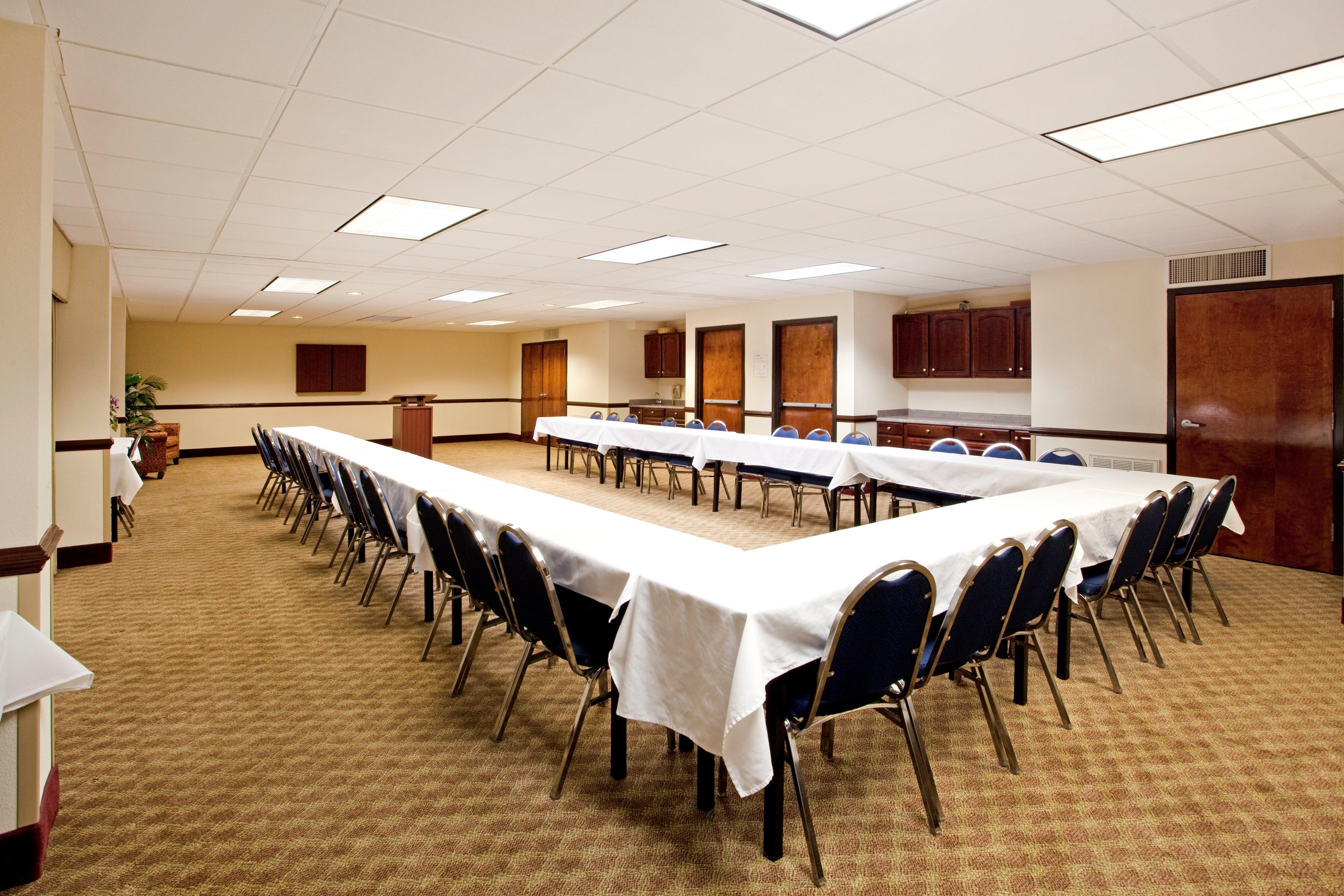 Lexington Inn And Suites Εξωτερικό φωτογραφία
