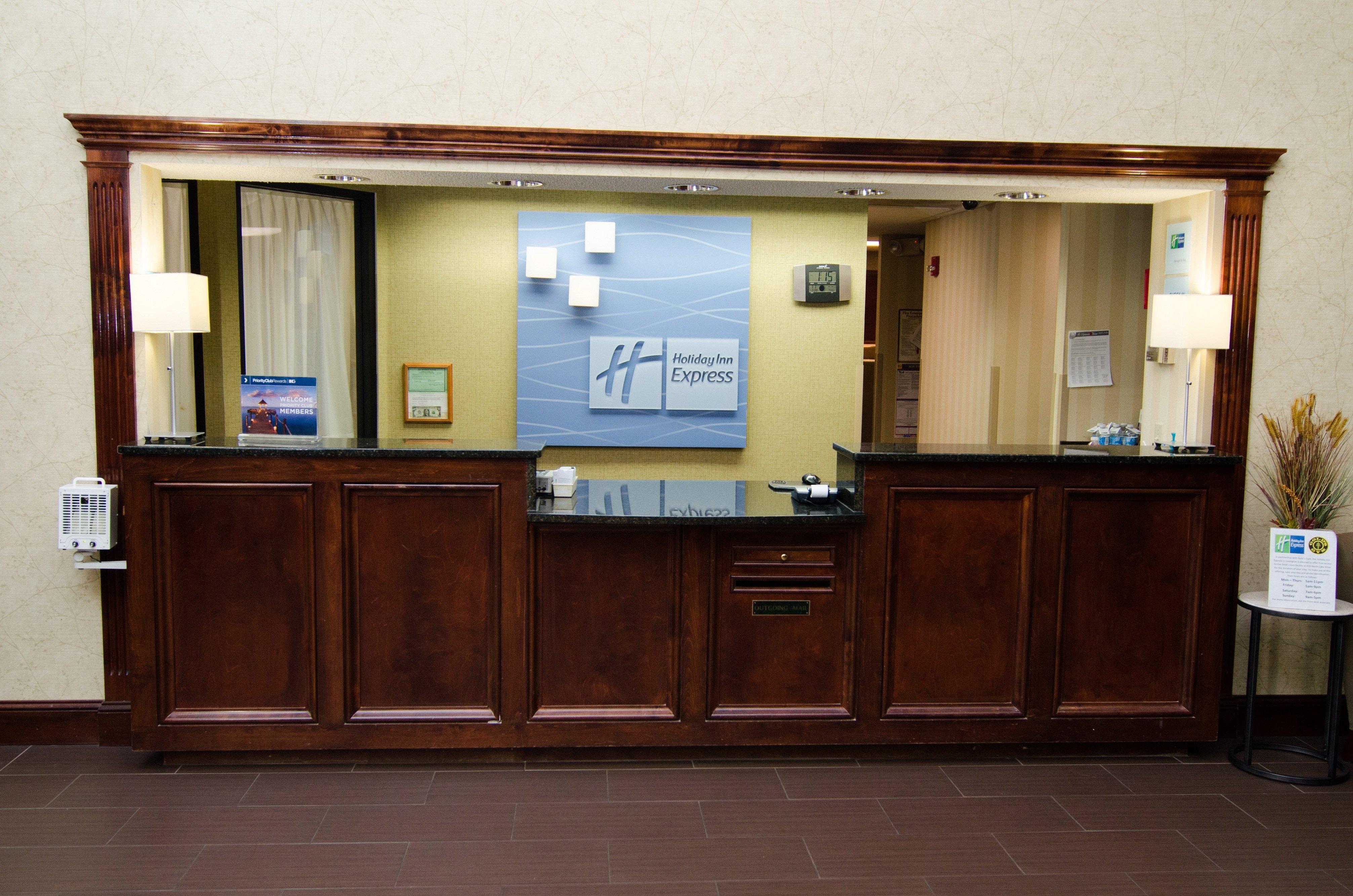 Lexington Inn And Suites Εξωτερικό φωτογραφία