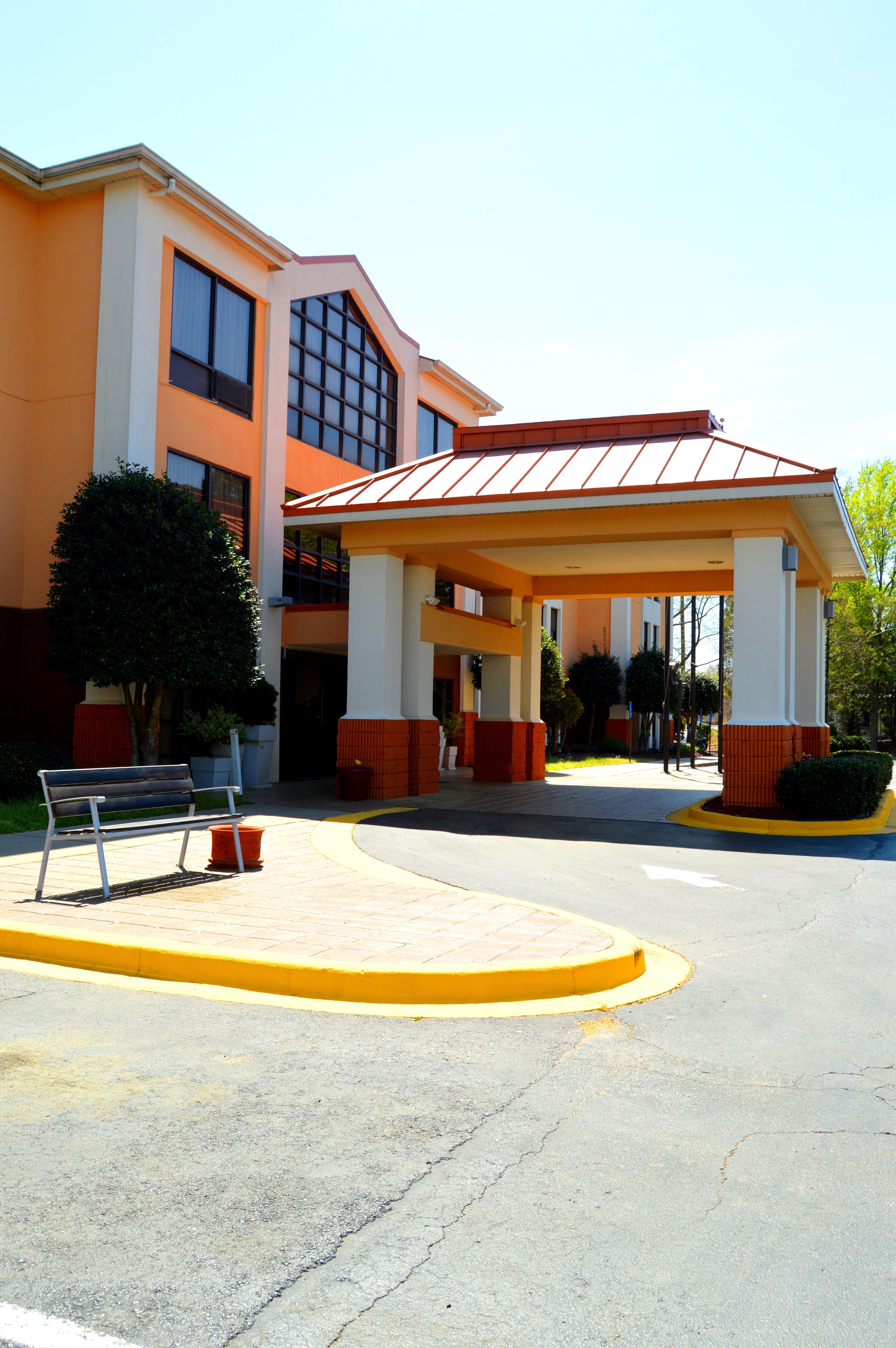 Lexington Inn And Suites Εξωτερικό φωτογραφία