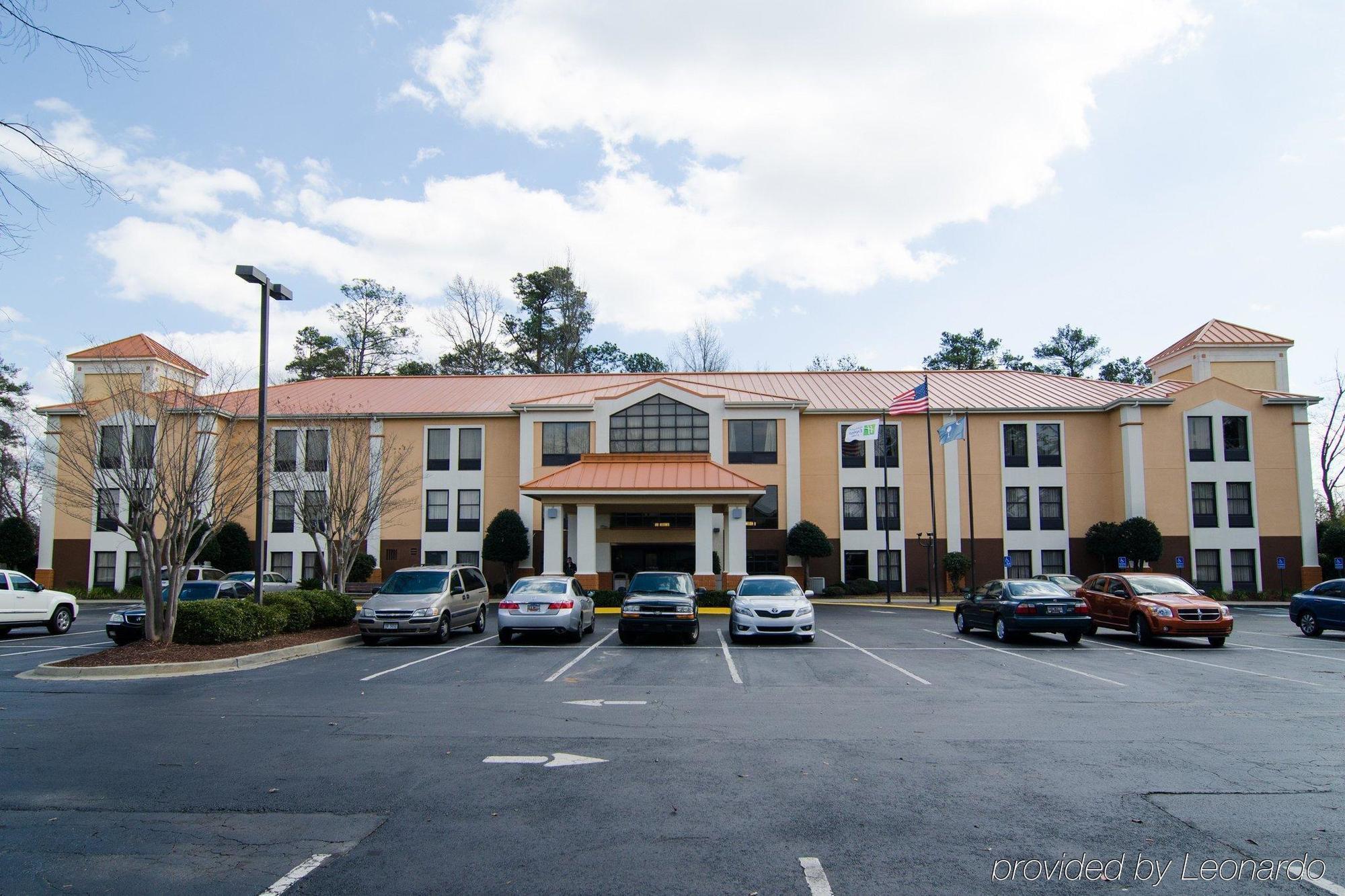 Lexington Inn And Suites Εξωτερικό φωτογραφία