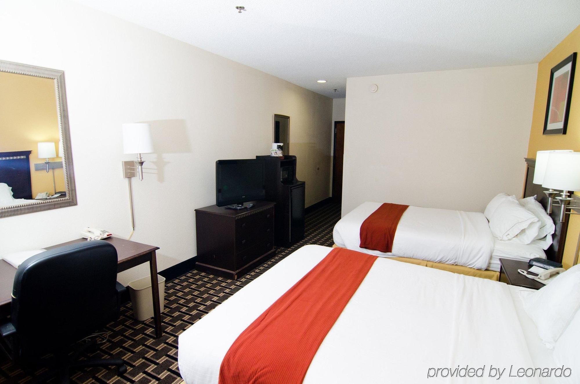 Lexington Inn And Suites Εξωτερικό φωτογραφία